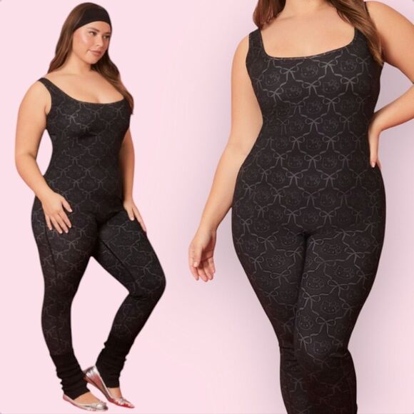 Hello Kitty & Friends x Forever 21 Plus Size Active Hello Kitty Jumpsuit - Picture 1 of 4